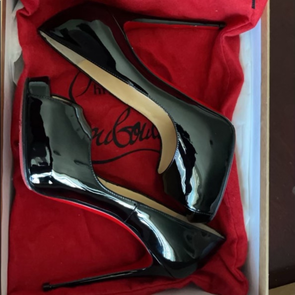 Christian Louboutin Size 35